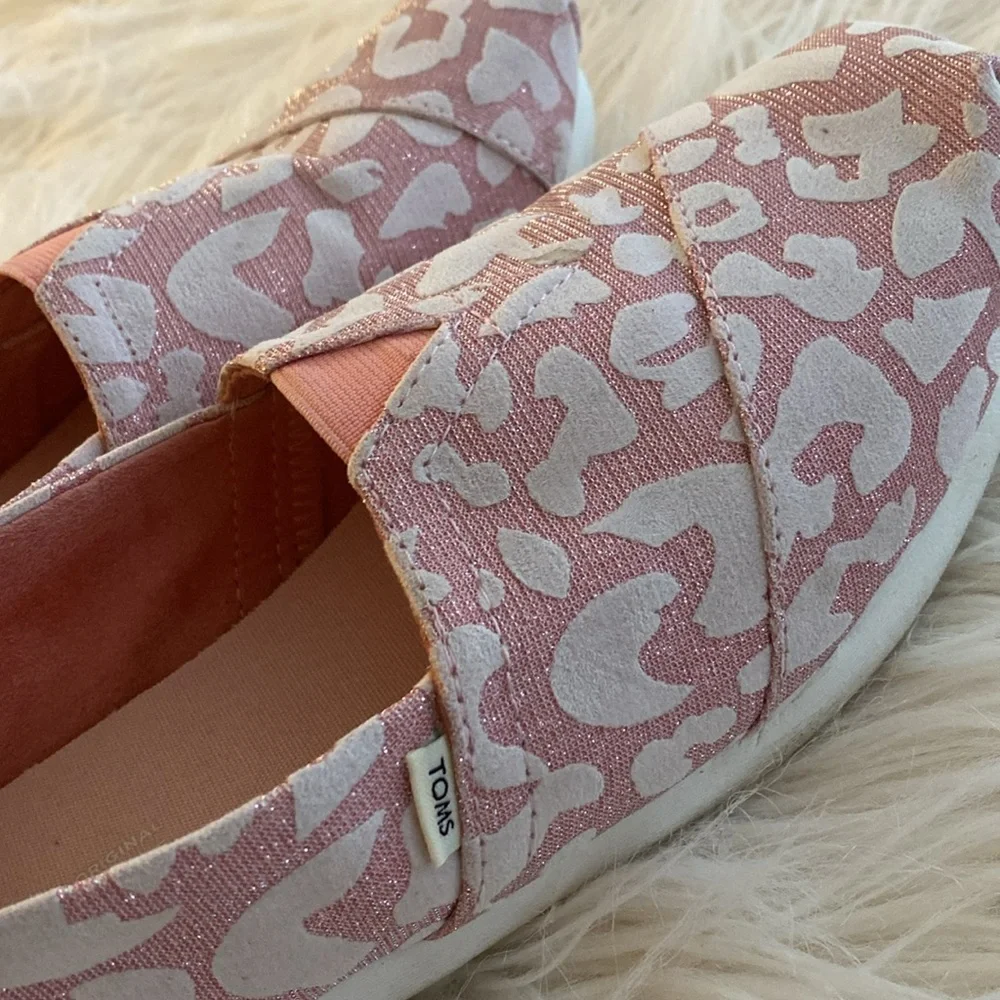 TOMS flats